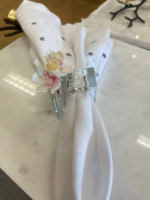 Set of 4 lucite napkin ring