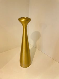 Single gold candlestick