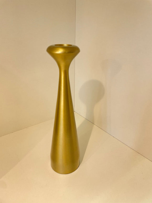 Single gold candlestick